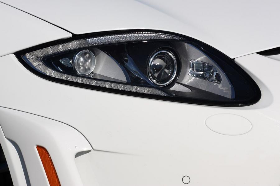  Jaguar XKR-S 2012 года  (фото 2 из 82)